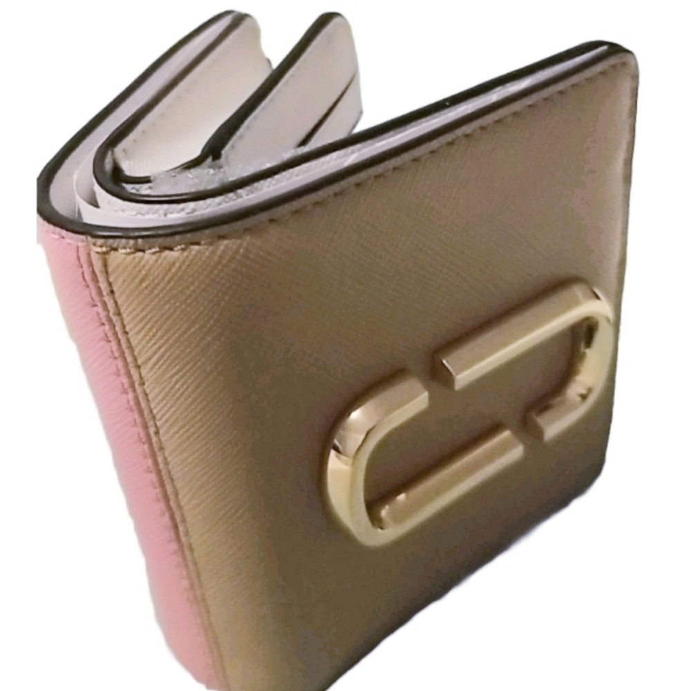 NEW Marc Jacob's Snapshot women's Beige/pink color compact wallet/ Card Holder.